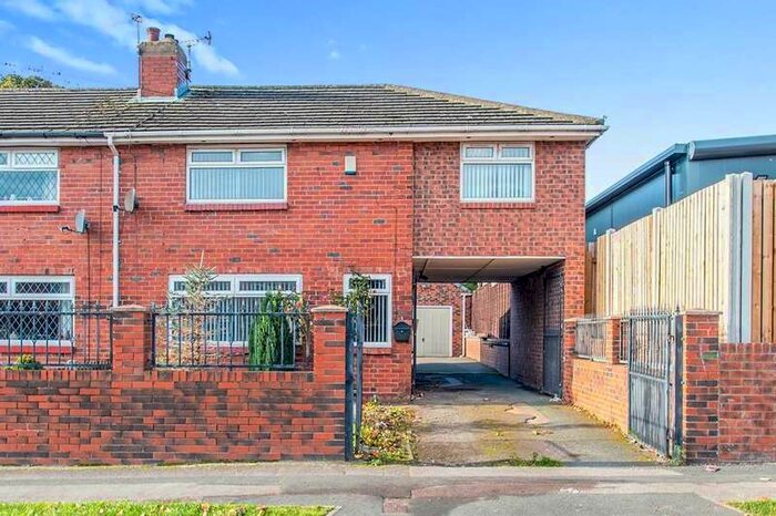 3 Bedroom End Of Terrace House To Rent In Sissons Road, Leeds, LS10