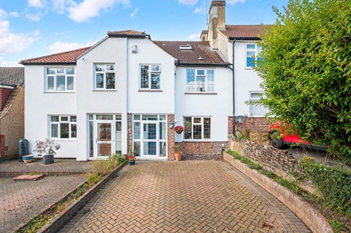 4 Bedroom Property For Sale In Chipstead Way, Banstead, SM7