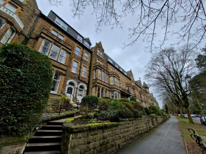 2 Bedroom Apartment To Rent In Valley Drive, Harrogate, HG2