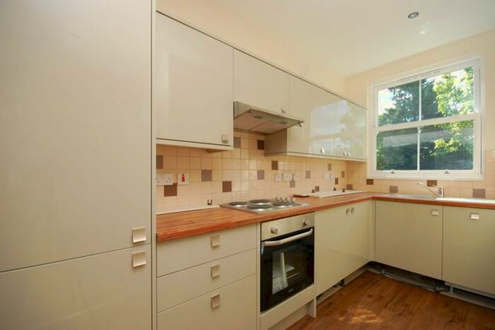 1 Bedroom Flat To Rent In Bird In Bush Road, Peckham, London, SE15