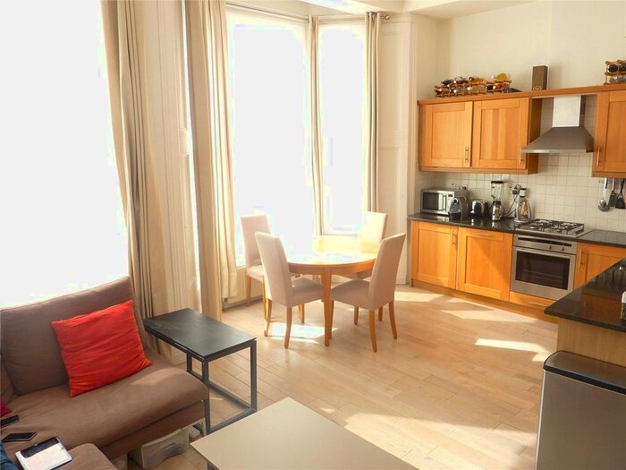 2 Bedroom Flat To Rent In Hatherley Grove, Bayswater, W2