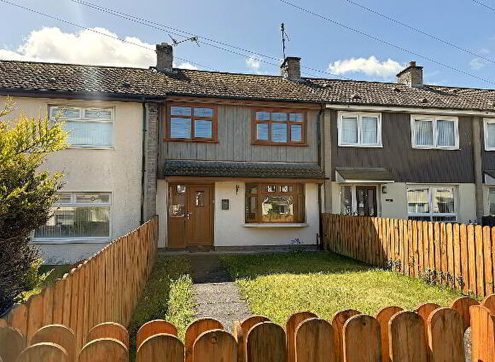 3 Bedroom Mid Terraced House For Sale In Curtis Walk, Lisburn, BT28
