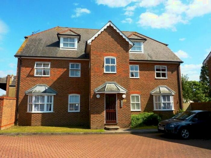 1 Bedroom Flat To Rent In Henry Court, Gordon Road, Canterbury, Kent, CT1