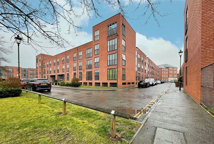 2 Bedroom Flat To Rent In Ascote Lane, Shirley, Solihull, West Midlands, B90