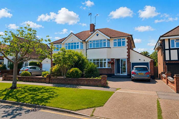 3 Bedroom Semi Detached House For Sale In Dukes Avenue, Theydon Bois, CM16