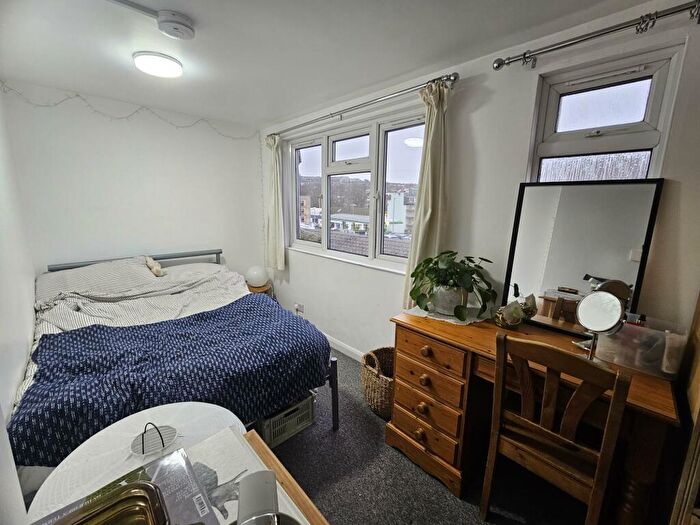5 Bedroom Semi-Detached House To Rent In Hollingdean Road, Brighton, BN2