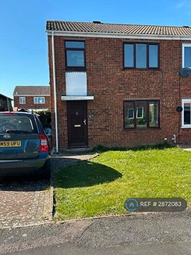 3 Bedroom End Of Terrace House To Rent In Warwick Road, Milton Keynes, MK19