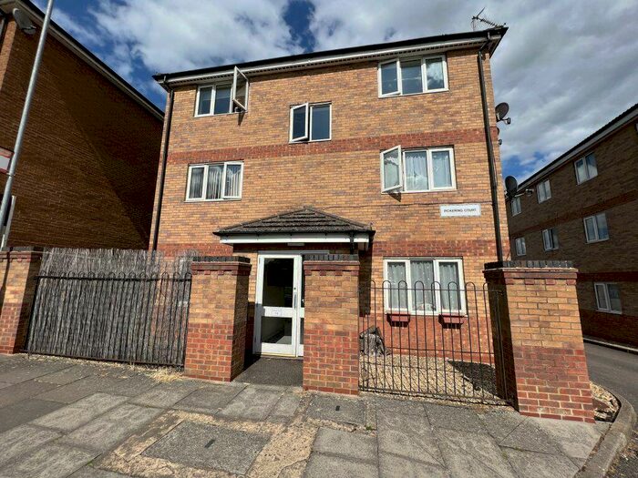 1 Bedroom Flat To Rent In Pickering Court, Corby, NN18