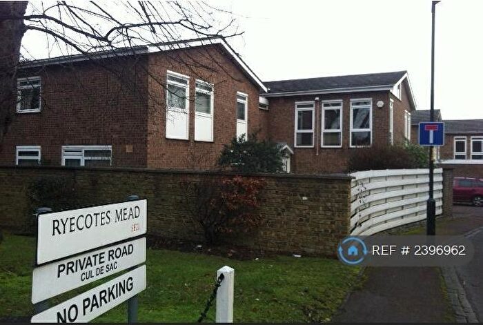 3 Bedroom Semi-Detached House To Rent In London, London, SE21