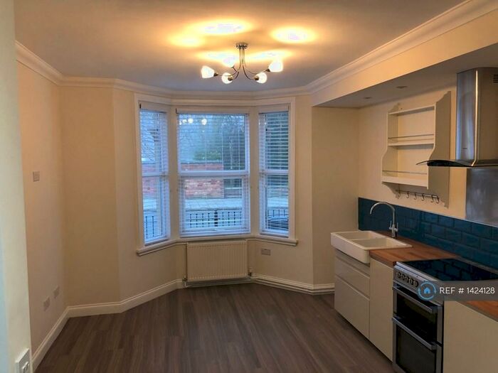 1 Bedroom Flat To Rent In Euclid Street, Swindon, SN1