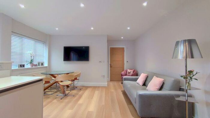 1 Bedroom Ground Maisonette To Rent In Firgrove Hill, Farnham, GU9