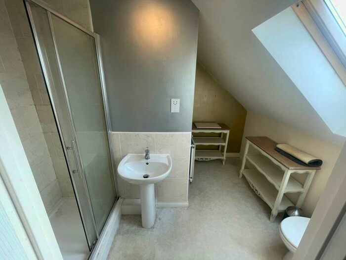 3 Bedroom Detached House To Rent In Honey Pot Fold, Baildon, Shipley, West Yorkshire, Uk, BD17