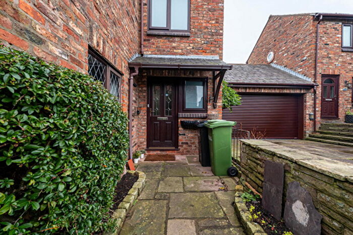 3 Bedroom Semi-Detached House To Rent In Roan Court, Macclesfield, SK11