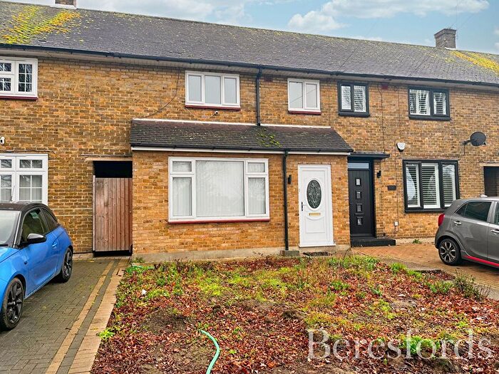 3 Bedroom Semi-Detached House For Sale In Paines Brook Way, Romford, RM3