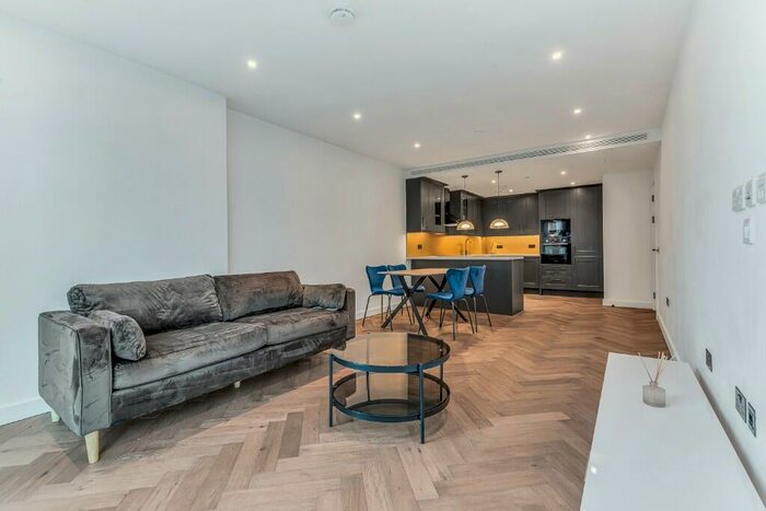 2 Bedroom Apartment To Rent In Merino Gardens, London Dock, E1W