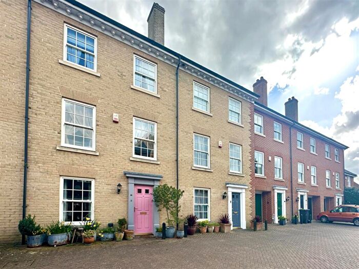 3 Bedroom Town House For Sale In Cedar Walk, Needham Market, Ipswich, IP6