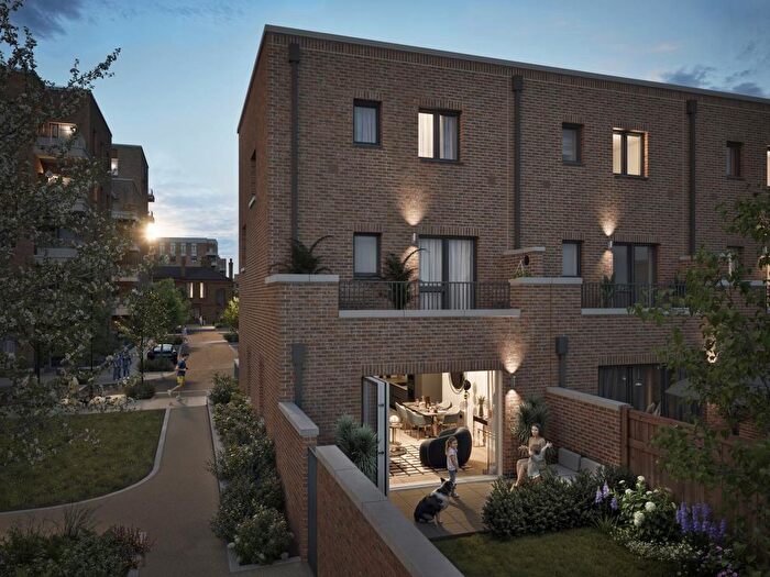 4 Bedroom Town House For Sale In St Ann's Road, London, N15