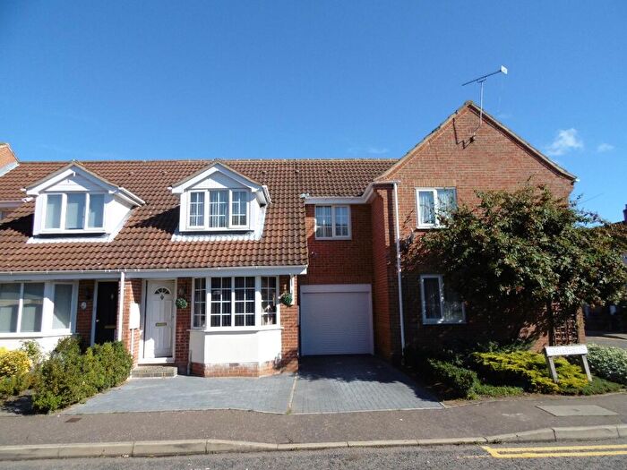 3 Bedroom Semi-Detached House To Rent In Barleyfields, Witham, Essex, CM8