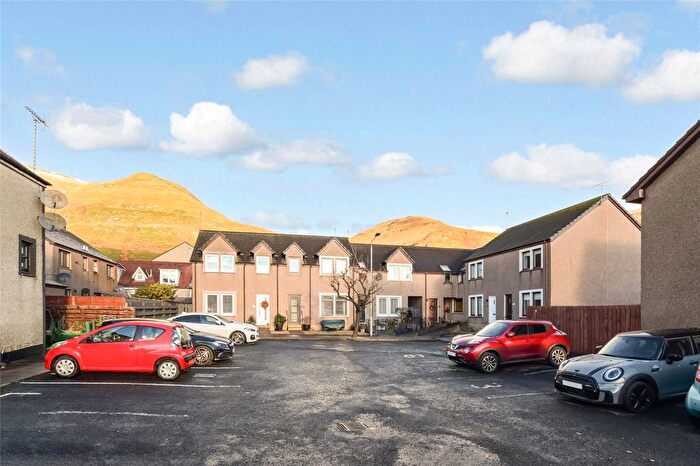 2 Bedroom Flat For Sale In Smiddy Wynd, Alva, Clackmannanshire, FK12