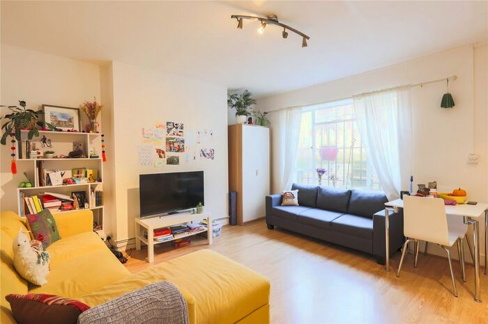 2 Bedroom Flat To Rent In Junction Road, Archway, London, N19