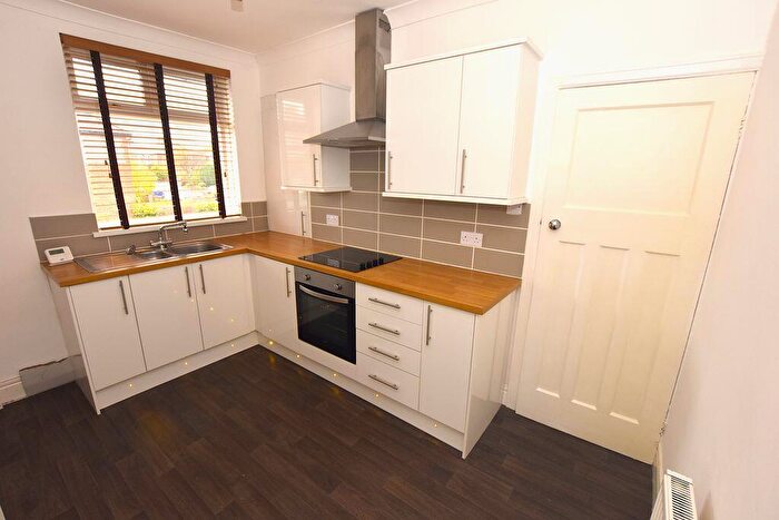 2 Bedroom Flat To Rent In Buckthorne Grove, High Heaton, NE7