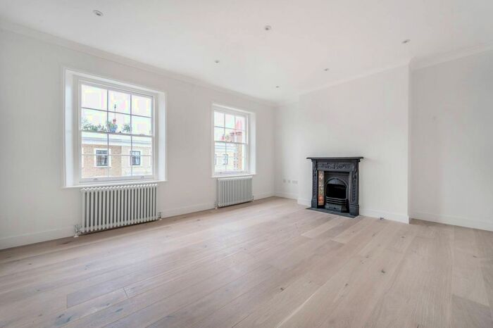 2 Bedroom Flat To Rent In Lamont Road, Chelsea, London, SW10
