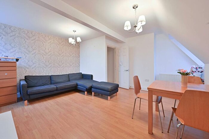 2 Bedroom Flat To Rent In Langton House, Harrow, HA2