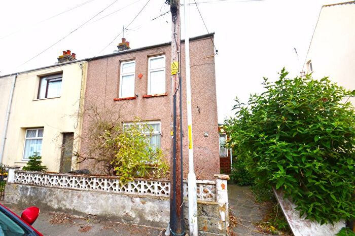 3 Bedroom Terraced House For Sale In First Avenue, Queenborough, ME11