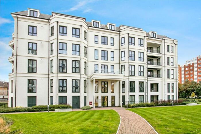 1 Bedroom Flat For Sale In West Cliff Road, Bournemouth, Dorset, BH2