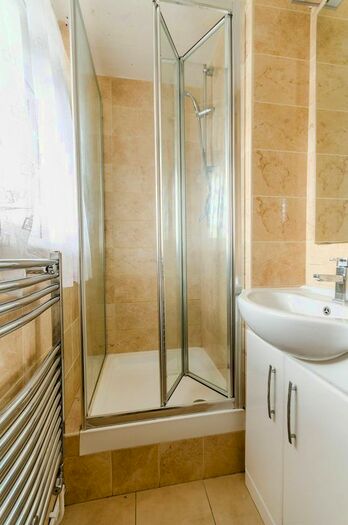 5 Bedroom Flat To Rent In The Platt, West Putney, London, SW15