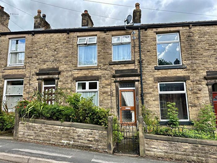 3 Bedroom House For Sale In Eaves Knoll Road, New Mills, High Peak, SK22