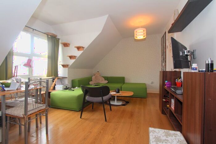 1 Bedroom Flat To Rent In Myddleton Road, London, N22