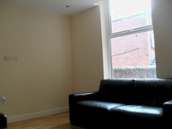 6 Bedroom Terraced House To Rent In Burrow Road, Preston, PR1