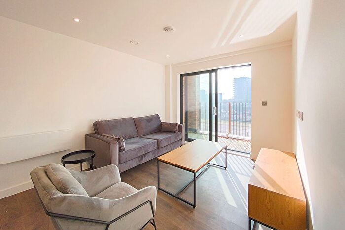 2 Bedroom Flat To Rent In Waterhouse Apartments, Worrall Street, Salford, M5