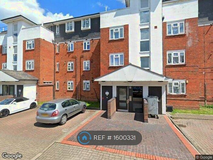 2 Bedroom Semi-Detached House To Rent In Foskett House, London, N2