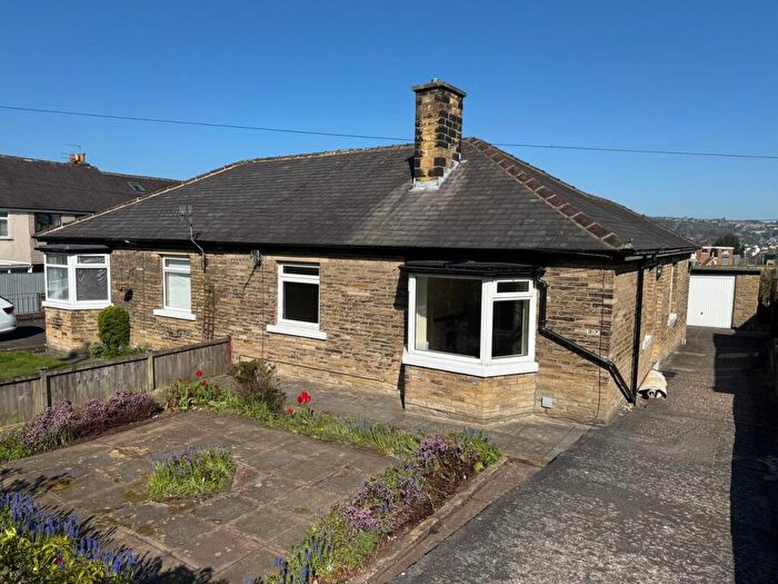 2 Bedroom Bungalow To Rent In Leeds Road, Shipley, BD18