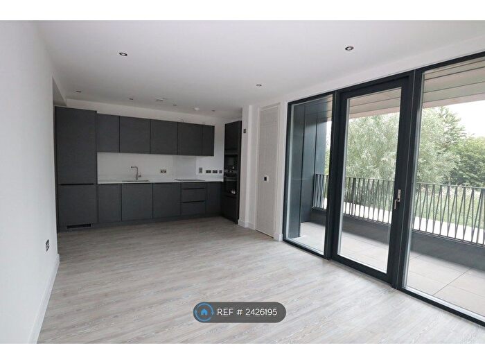 2 Bedroom Flat To Rent In Turing Way, Cambridge, CB3