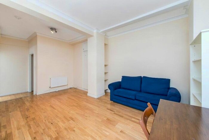 Studio To Rent In Euston Road, London, NW1