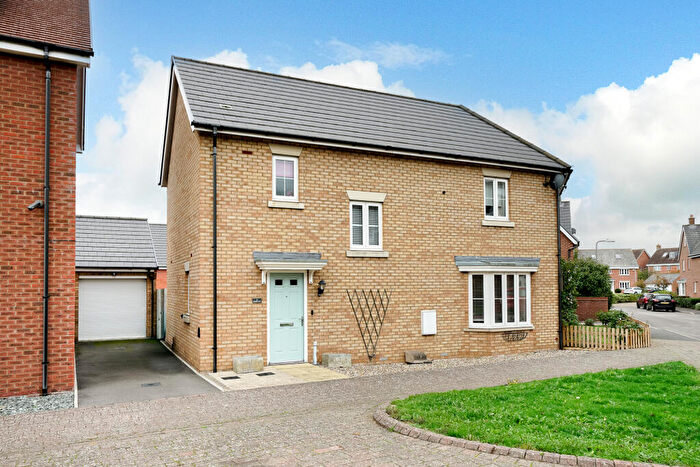3 Bedroom Semi-Detached House For Sale In Bolebec End, Pitstone, Leighton Buzzard, LU7