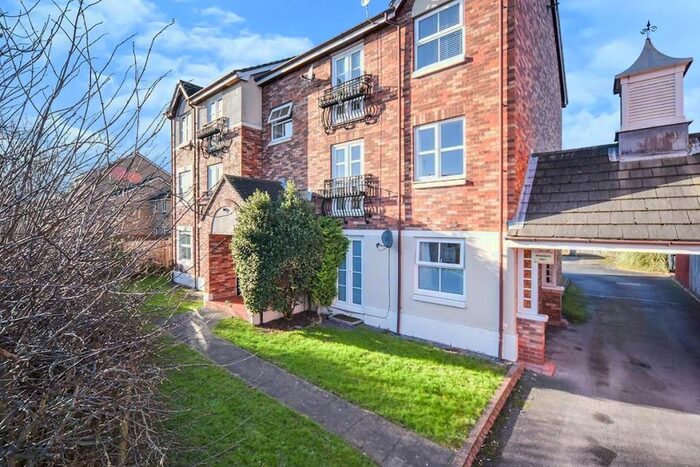 2 Bedroom Flat To Rent In Mallyan Close, Sutton-On-Hull, Hull, HU8