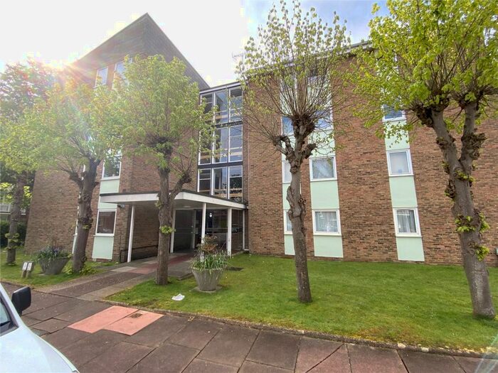 2 Bedroom Apartment To Rent In Dorchester Gardens, Worthing, West Sussex, BN11