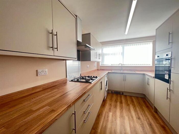 2 Bedroom Flat To Rent In Garrick Close, Coventry, CV5
