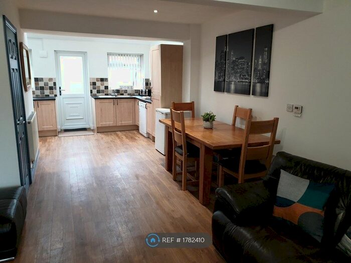 3 Bedroom Semi-Detached House To Rent In Lawrence Grove, Liverpool, L15