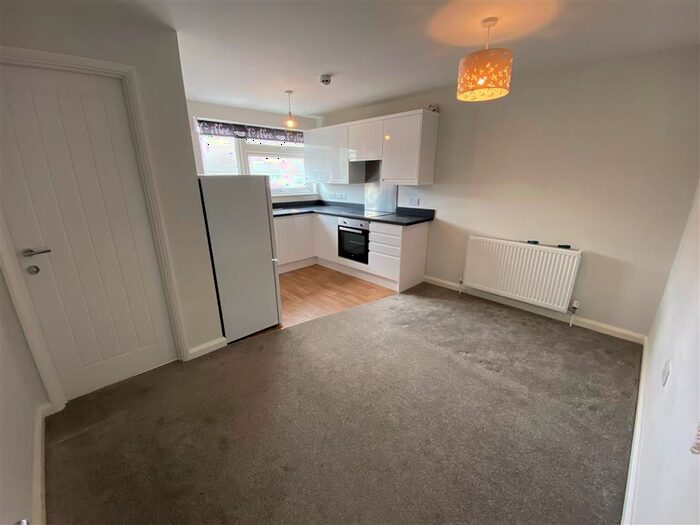2 Bedroom Flat To Rent In The Wye, Hemel Hempstead, HP2