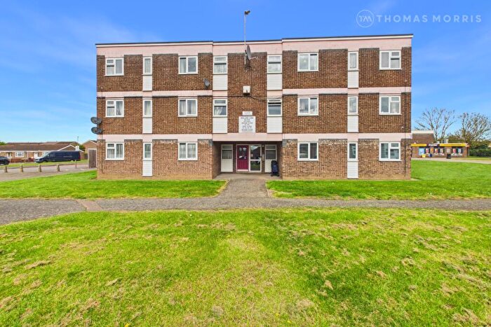 2 Bedroom Apartment For Sale In Mallard Lane, St. Neots, Cambridgeshire, PE19