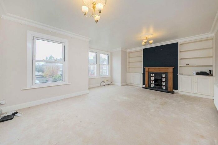 2 Bedroom Maisonette To Rent In Telford Avenue, London, SW2