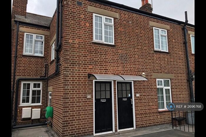 2 Bedroom Flat To Rent In Hook Rise North, Surbiton, KT6