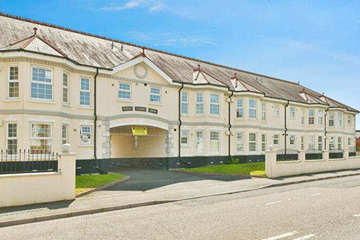 2 Bedroom Apartment For Sale In New Road, Saltash, PL12