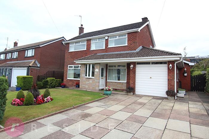4 Bedroom Detached House For Sale In Camberley Drive, Bamford, Rochdale, OL11