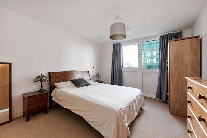 1 Bedroom Flat For Sale In High Street, Stratford, E15